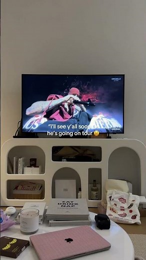 did you hear that too?! SWAG tour pls 😫 #bieberchella #justinbieber