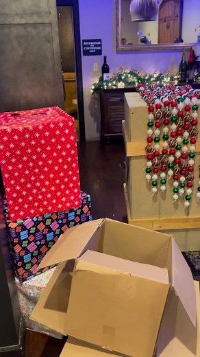 37 reactions · 6 comments | A little behind the scenes. Every garland...