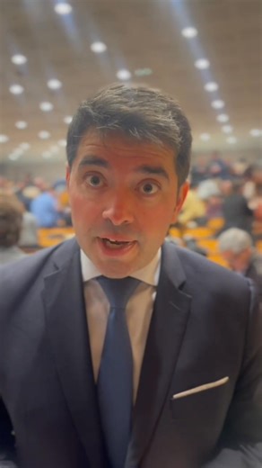 Ce soir l'extrême-gauche amiénoise montre son vrai visage en empêchant un débat démocratique de se tenir entre les candidats aux élections municipales de notre ville ! Aucune réaction des candidats de la gauche pour essayer de les dissuader ou de les arrêter ! Messieurs Frederic Fauvet et Léon Deffontaines, il serait temps de vous désolidariser de ces fauteurs de troubles qui nous empêchent d'exprimer nos idées ! Quand allez-vous enfin exclure toute alliance avec cette extrême-gauche qui utilise