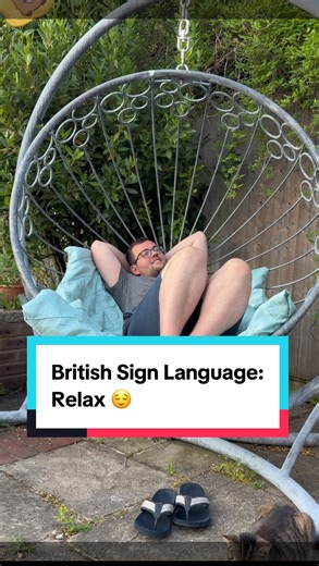 👋 What’s today’s British Sign Language sign? ✨ Today’s sign is: #Relax #😌 ! Curious to learn more? I share a new BSL sign every day – perfect for beginners, learners, and sign lovers! 🔍 P.S. I’m from the South of the UK, so some signs might be regional! Let’s celebrate language and inclusion together 💬💙 #beachvibes #relaxing #rest #recover #DeafCommunity #BSL #SignLanguage #DailySigns #SSE #LearnBSL #InclusiveCommunication | The Deaf Chef