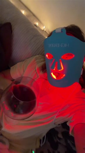 Red Light Mask Benefits for Skin Care and Relaxation
