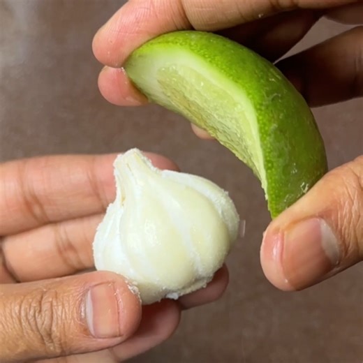 46M views · 174K reactions | বাজারের রসুন কেনার আগে ভিডিওটি দেখুন | Natural Beauty Hacks | Facebook