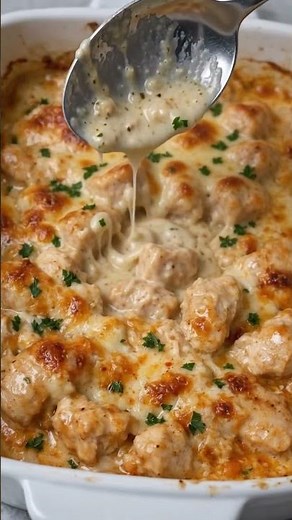 Cheesy Baked Chicken & Tater Tot Casserole