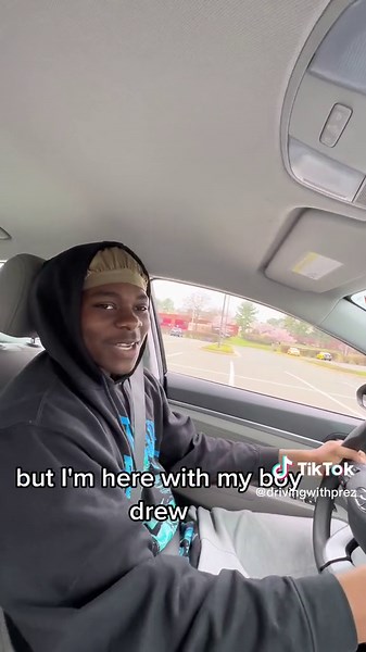 Do you find yourself hitting the curbs? Are your back tires always getting on top of the side walk when you make a sharp turn? Is the car that your practicing in bigger than what ur used to? Use this reference point to fix all ur problems! #driving #provisional #permit #beginnerdriver #permittest #driverslicense #newdriver #driversed #baddrivers #provisionallicense #license #driverseducation #learnhowtodrive #roadtest #turning