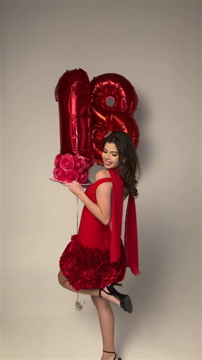 hello,18! #birthdaygirl #18thbirthday #birthdayphotoshoot