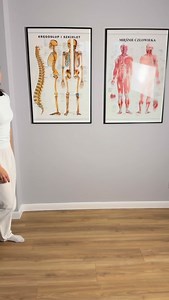 26K views · 6.8K reactions | Obserwuj po zdrowe biodra i plecy Dołącz do tysięcy zapracowanych kobiet, które wdrażają krótkie, skuteczne i regularne ćwiczenia, dzięki którym czują się sprawniej, a ból czy zgarbienie często odchodzą w zapomnienie ❤️ | Justyna Szarawarska | Facebook