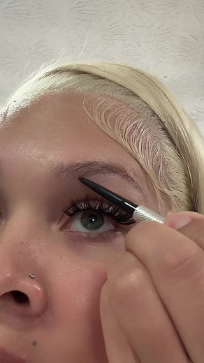 Brow tutorial using benefit precisely my brow pencil in # 4.5🥰 • #_sacha_fierce