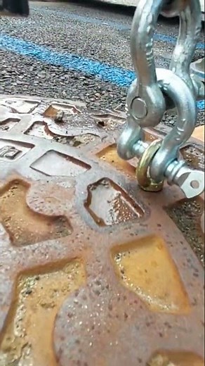 고리달아 찌든맨홀 뚜껑 열기