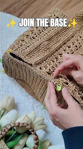 Joining The Base of Raffia / Paper Yarn Bag Crochet | Lotus Bag