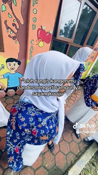 Emotional Lyrics of Missing You in Javanese