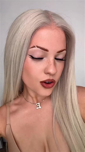 Don’t you wish you could just take off your hair at the end of the day 🤪✨ #alopecia #wigs #makeup | Emmy Combs