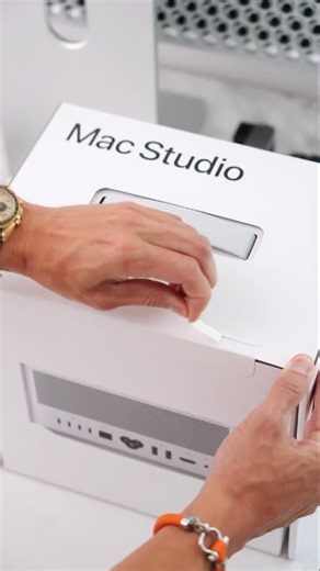 Mac Studio M5 ULTRA UNBOXING and HANDS ON!