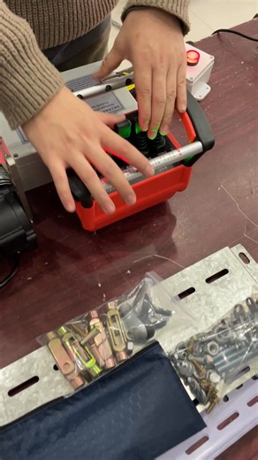 5-way remote controller proportional valve test delivery,Crane wireless proportional valve remote control factory,12v24vWireless proportional remote controller of crane,Elevate control with crane remote control! Experience precision and safety at your fingertips，Manual operation and remote control 500 meters The manufacturer of crane wireless remote control supports customization, preferential price and guaranteed quality, and sincerely invites agents from all over the world.#crane #cranetruck #