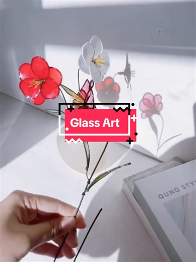 This artist creates the most beautiful glass art pieces ✨ So delicate, so luminous, and full of elegance — each one feels like frozen light. #glassart #glassartist #artlovers #handmadeart #creativeartist