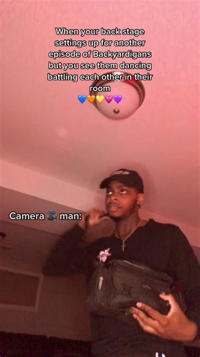 I’m guessing that’s how they get easy for the show 🤣💙🧡💛💗💜#fyp #foryou #foryoupage #backyardigans #nickelodeon #childhood #cartoon #cartoons #funny #dance #turnup #blowthisup #viral #tiktok #xyzbca #fyppppppppppppppppppppppp