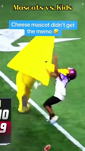 Mascots vs. Kids 🏈 #nflfootballl #sports #mascotas #kids #fyp