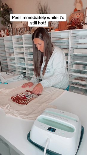 How to Use a Cricut Easy Press for Screen Printing Shirts