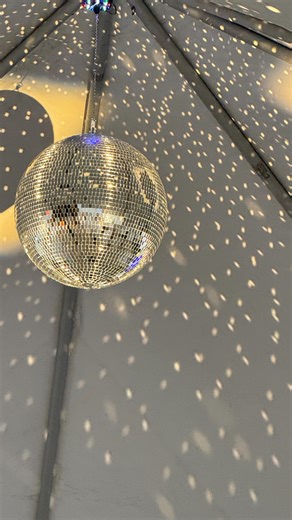 NIKI DETRICH | FASHION INSPO on Instagram: "One of the best decisions I made this year 🥹🪩✨ #linedancing"