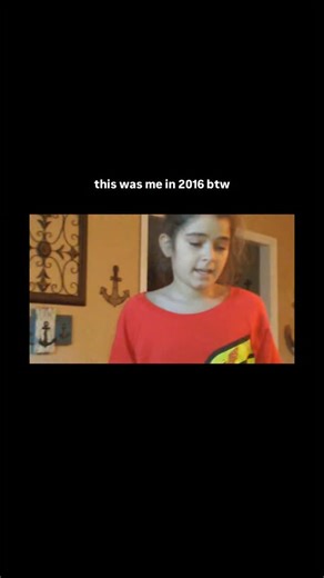 wonder woman sweatshirt & floral leggings #2016 #throwback #embarrassing | Mia Matthews