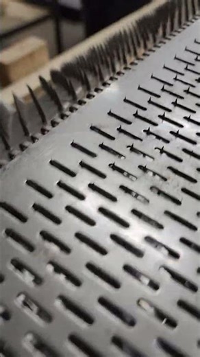 Pinned roll alignment with conveyor