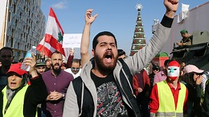 Lebanon protests grow over economic crisis and political impasse