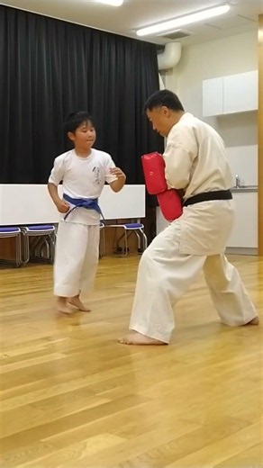 少年拳士 ダッシュ＆ミット稽古！ #フルコンタクト空手#沖縄剛柔流空手道#古武道#修道會#極真空手#切磋琢磨 #日本徒手空拳道連盟#生涯武道＃青少年育成