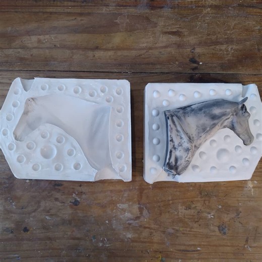 Talleres Federico Dieste | Otro cliente satisfecho. Molde en caucho de silicona reforzado para reproducir piezas en resina de hermoso busto de caballo. . .... | Instagram