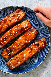 Air Fryer Salmon with Honey Sriracha Glaze (Gluten Free)