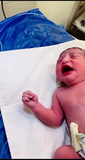 Baby’s First Earrings ✨ | The Cutest Reaction Ever! #nicubaby #neonatologist #newbornbaby #cute