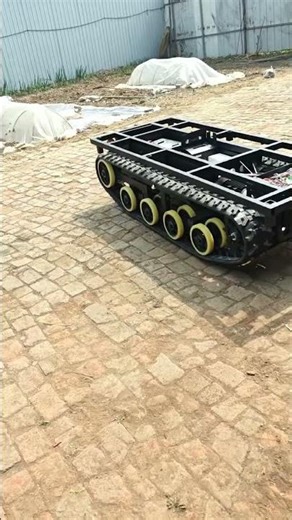 1.0T transportation chassis UGV tracked robot-2 #automobile #rccar #farming #army