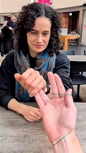 Amazing Magic Trick ✨💯 , RubberBand Change Finger,Impressive Magic Tutorial #tricks #craft #shorts
