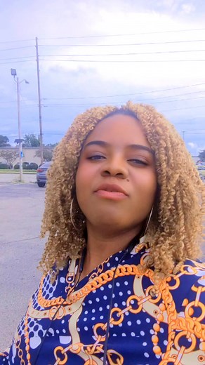 9.4K views · 74 reactions | Jodia se te fèt yon ti zanmi nou, kòm nou pa anpil nan ekip la nou te deside mennenl manje aprè lekòl nan Westaurant Westerlie Show 殺 Anpil anbyans殺, nou te byen amize nou em te trè satisfè de sèvis la. Map fè yon videyo mwen oblije ap bese poum ka pran tout moun, mwen ki pi wo nan ekip la ,kit se fi kit se gason anpe ti rasi☹️ | Yole Fanm Vanyan Félix | Facebook