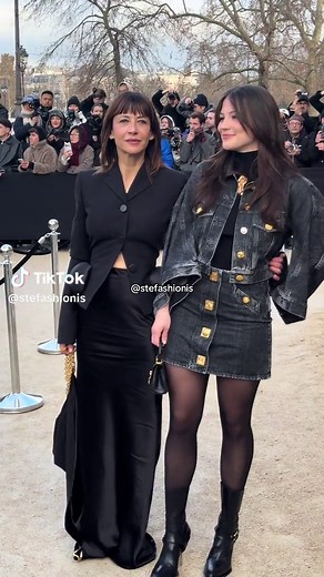 Sophie Marceau et Juliette Lemley au Paris Fashion Week