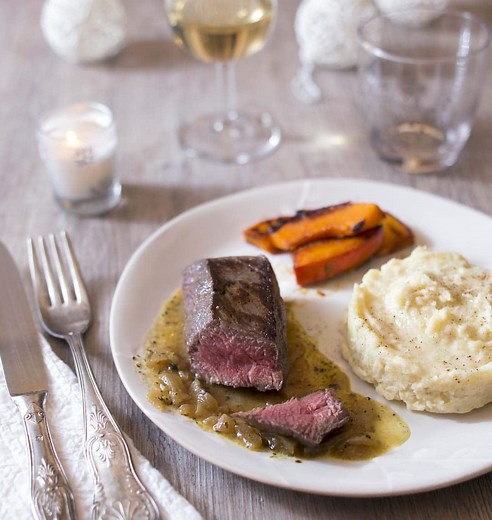 Pavés de cerf sauce poivrade - Recettes de cuisine Ôdélices