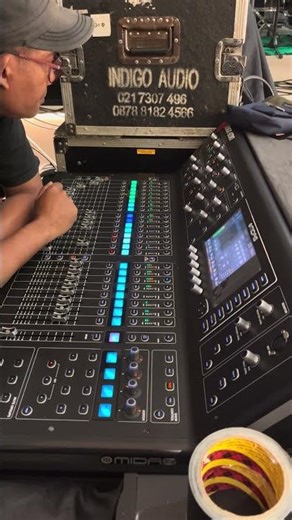 Monitor mixer Midas M32