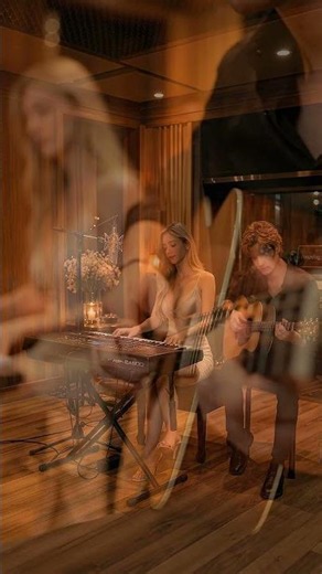 Cozy Cafe Vibe: Relaxing Romantic Guitar & Piano Duet 🌧️