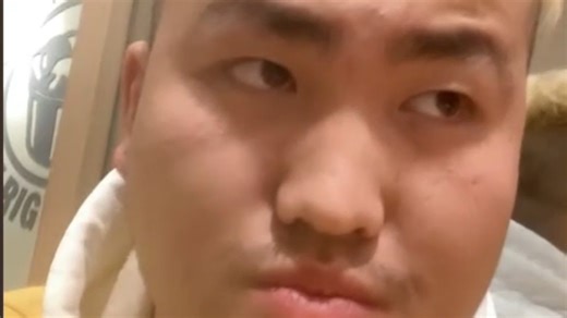 汤姆王吉祥:“长沙公寓回不去了，卷毛也不要我了，静待石林泰国行，出国围绕牙总！”