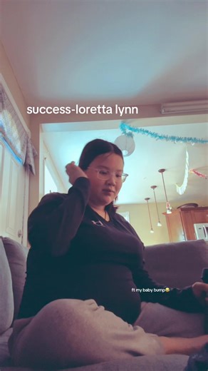 geez i was huge lolfs #fyp #singing #lorettalynn #indigenous