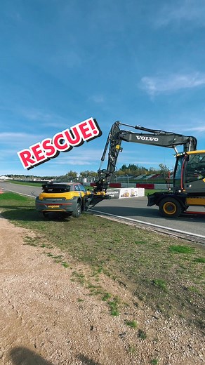 Volvo Car Recovery with Excavator and Trucks