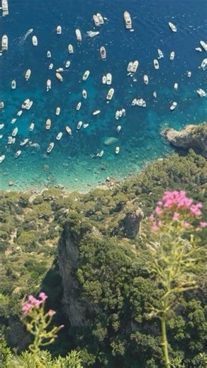 まるで絵画。カプリ島モンテ・ソラーロの眺め