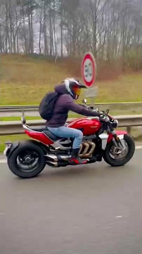 Triumph Rocket 3 acceleration #triumph #triumphmotorcycles #triumphofficial #triumphrocket3