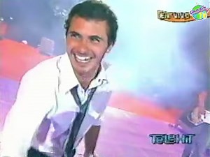 Hace 17 años de que Imanol Landeta interpretó por última vez su gran éxito “Como canica”. 🤩 Y este 7 de marzo del 2024 volverá a vibrar nuestra generación al ritmo de este rock con algo más o menos así… ¡Ya nos vimos! 😍 ¿Piensas perdértelo? 😱 🎟️ Compra tu entrada aquí: linktr.ee/2000sxsiempre #EsteEsTuEspacioTuLugar 📺 | Yo Fui Generación TN