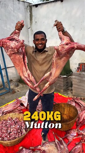 Nazeem on Instagram: "💥🤯 Chennai-ல YARUM தரமுடியாத RATE-கு Tharaga⁉️😱 Mutton - 720/- Chicken - Paper rate #reels #mutton #chennai #meat #chicken"
