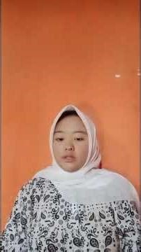 assalamualaium tepang keun wasta:dwi serli fitriani bade ngenpelkeun tugas bahasa sunda maca sajak