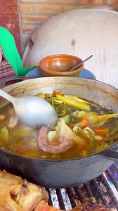 846K views · 26K reactions | Sopa de gallina criolla | Cocinemos Con Cristina | Facebook
