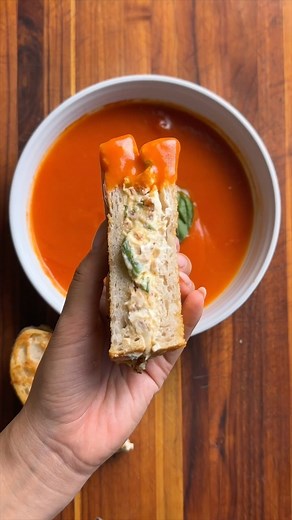 Staley Lane on Instagram: "POV: You chop your grilled cheese.燎 Now that it is sandwich and soup season, I wanted to find a new way to have a classic grilled cheese and tomato soup. This jalapeño popper, chopped grilled cheese is a whole game changer!!!"