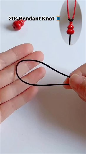 CraftCharms | DIY Jewelry Tutorials on Instagram: "So satisfying to watch... ✨ A simple yet elegant way to tie your pendant. The perfect knot in just 20 seconds! 🧵 Would you try this? #foryoupage❤️😍 #diy #pendant #handmadejewelry #reelsusa"