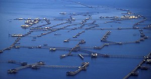 Pétrole: Le destin tragique d'une cité flottante soviétique, vouée à couler dans la mer Caspienne