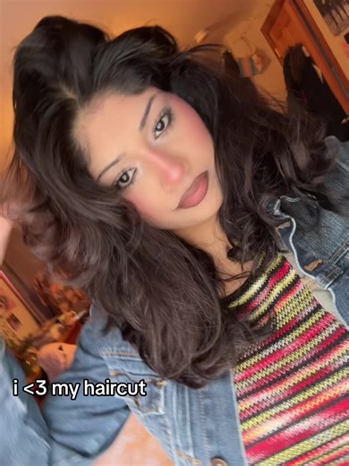 it's so 80s with the layers and volume