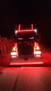 Trailers tuneados #trucktuning #tuning #kenworth #peterbilt #freightliner #Internacional #trailerosmexicanos | Simracermx